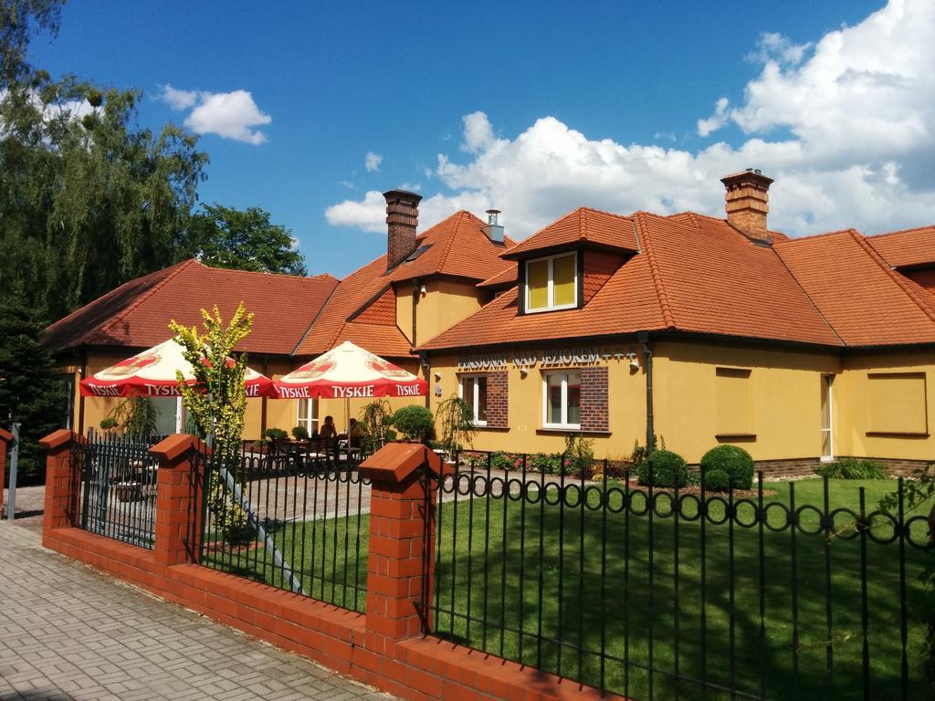 Pensjonat Nad Jeziorem Hotel Myślibórz Bagian luar foto