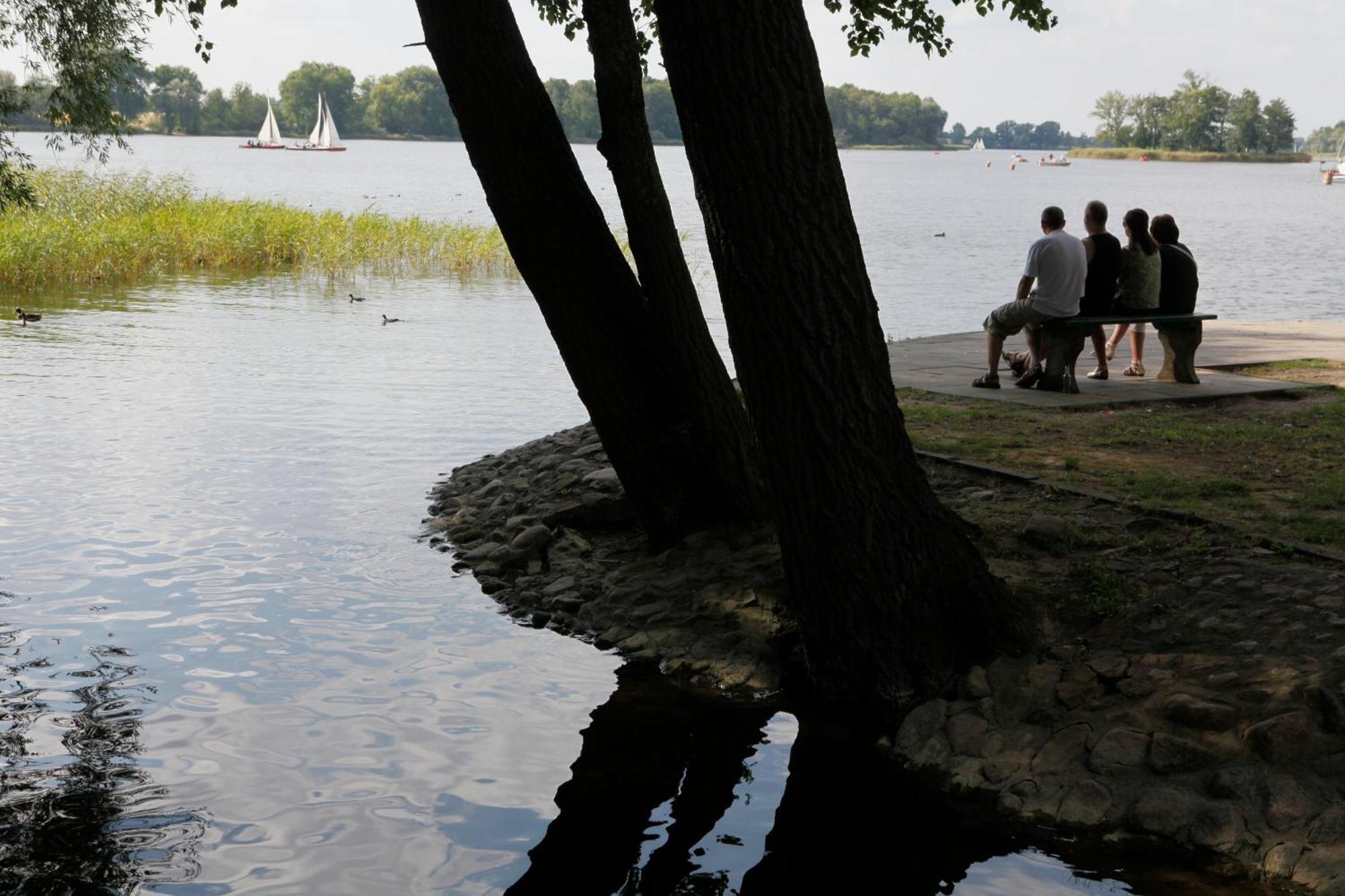 Pensjonat Nad Jeziorem Hotel Myślibórz Bagian luar foto