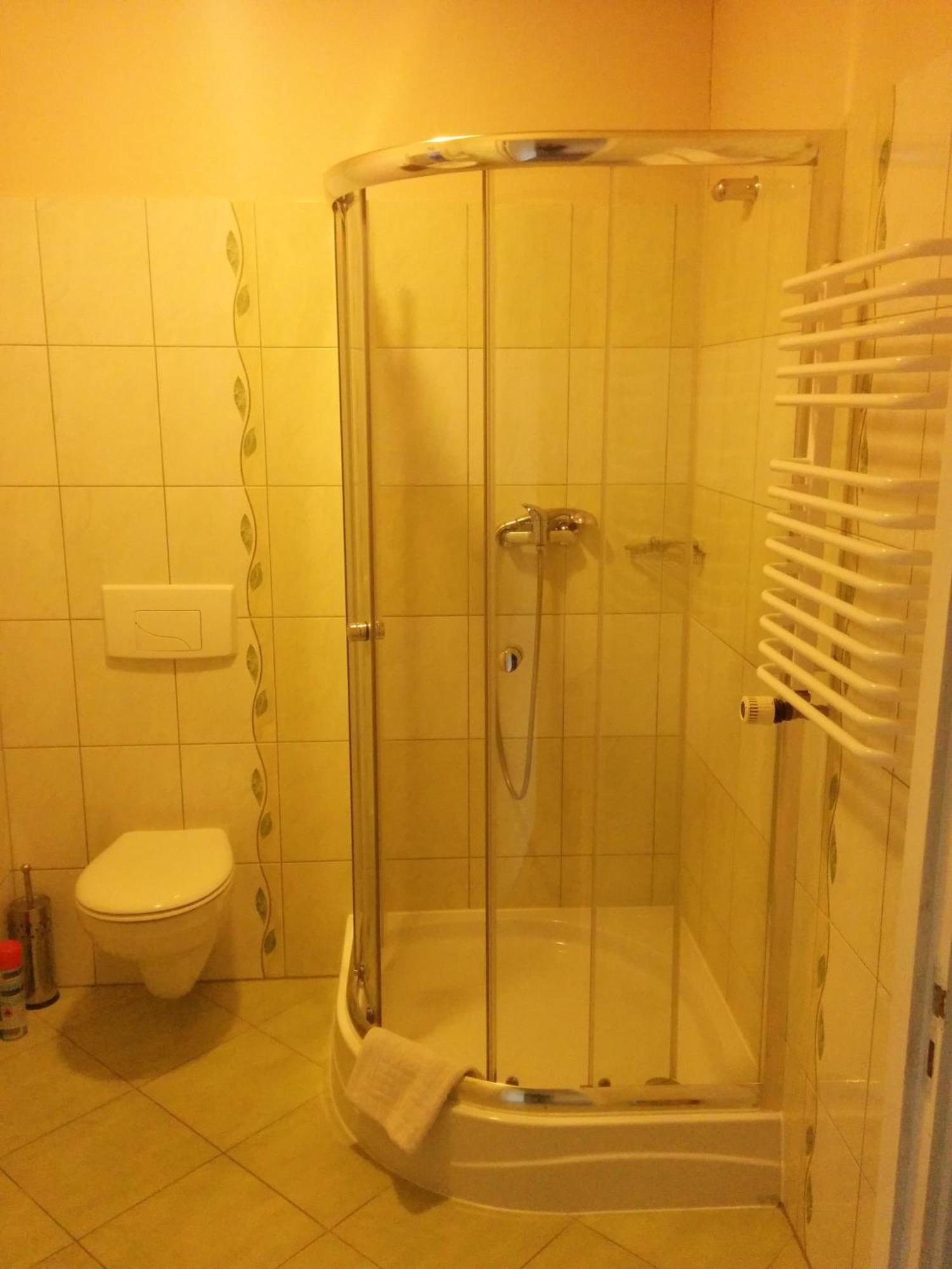 Pensjonat Nad Jeziorem Hotel Myślibórz Ruang foto